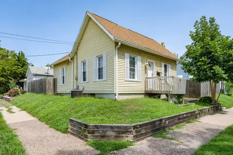 Exterior - 501 17th Ave, Moline, IL 61265 photo 2 of 9
