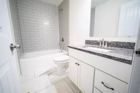 Bath - 1908 Willow Brook Dr, Bourbonnais, IL 60914 photo 2 of 2