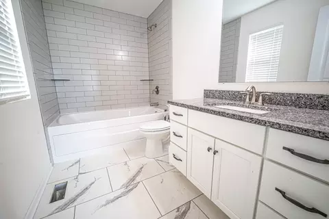 Bath - 1908 Willow Brook Dr, Bourbonnais, IL 60914 photo 1 of 2