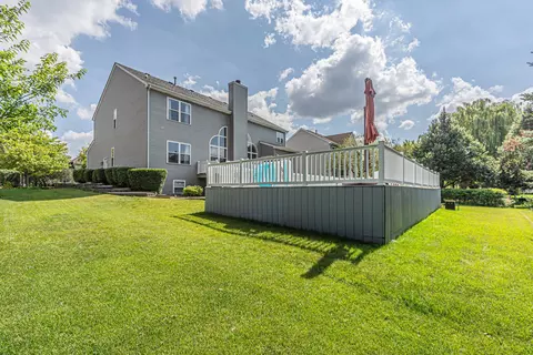 Exterior - 1470 Boulder Bluff Ln, Algonquin, IL 60102 photo 9 of 10