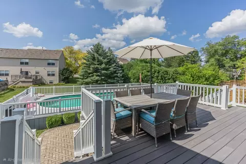 Exterior - 1470 Boulder Bluff Ln, Algonquin, IL 60102 photo 3 of 10