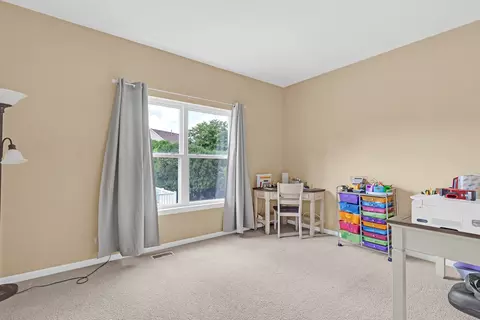Bedroom - 1470 Boulder Bluff Ln, Algonquin, IL 60102 photo 1 of 7
