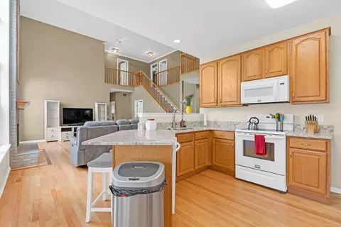 Kitchen - 1470 Boulder Bluff Ln, Algonquin, IL 60102 photo 1 of 2