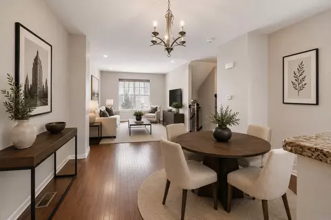 Dining - 309 Western Ave, Des Plaines, IL 60016 photo 2 of 3