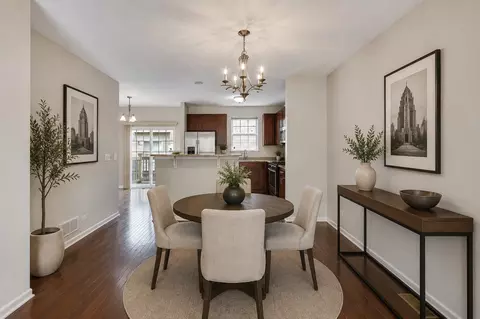 Dining - 309 Western Ave, Des Plaines, IL 60016 photo 1 of 3
