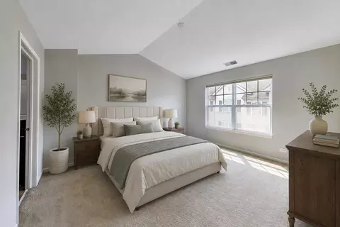 Bedroom - 309 Western Ave, Des Plaines, IL 60016 photo 1 of 8