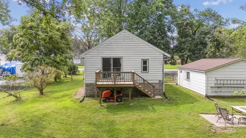 Exterior - 315 7th Ave, Silvis, IL 61282 photo 9 of 10