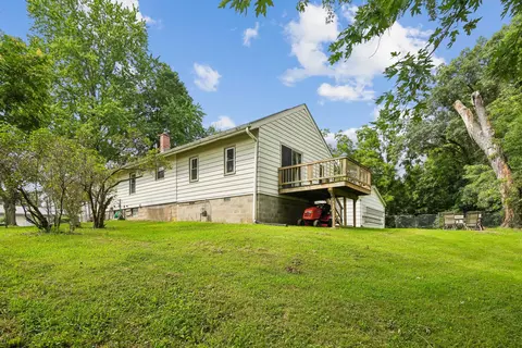 Exterior - 315 7th Ave, Silvis, IL 61282 photo 8 of 10