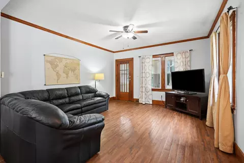 Living - 315 7th Ave, Silvis, IL 61282 photo 1 of 1