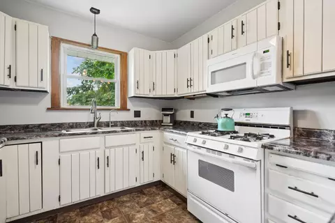 Kitchen - 315 7th Ave, Silvis, IL 61282 photo 2 of 3