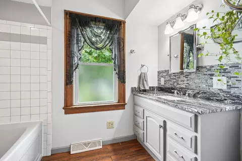 Bath - 315 7th Ave, Silvis, IL 61282 photo 1 of 2