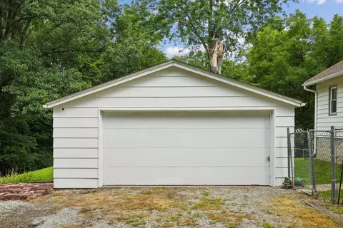 Exterior - 315 7th Ave, Silvis, IL 61282 photo 6 of 10