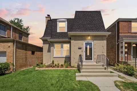 2724 W Jerome St, Chicago, IL 60645