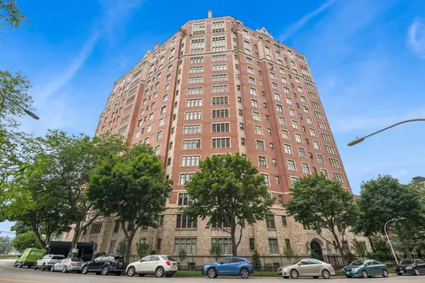 3800 N Lake Shore Dr #3D, Chicago, IL 60613