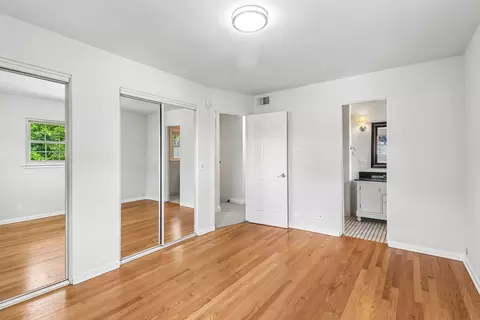 Bedroom - 1053 Laurel Ln, Naperville, IL 60540 photo 1 of 8