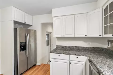 Kitchen - 1053 Laurel Ln, Naperville, IL 60540 photo 4 of 4