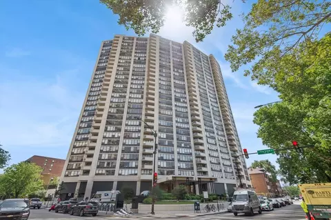3930 N Pine Grove Ave #2304, Chicago, IL 60613