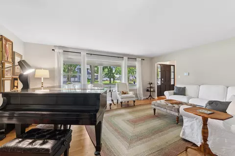 Living - 117 E Madison Ave, Wheaton, IL 60187 photo 2 of 4