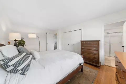 Bedroom - 117 E Madison Ave, Wheaton, IL 60187 photo 2 of 5
