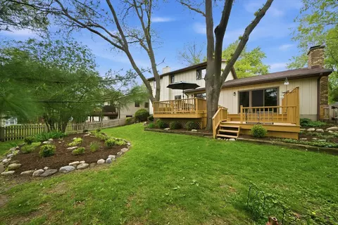 Exterior - 313 Bell Dr, Cary, IL 60013 photo 6 of 8