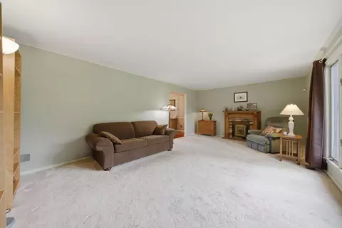 Living - 313 Bell Dr, Cary, IL 60013 photo 2 of 6