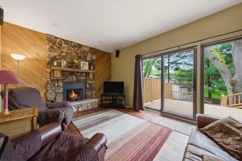 Living - 313 Bell Dr, Cary, IL 60013 photo 5 of 6