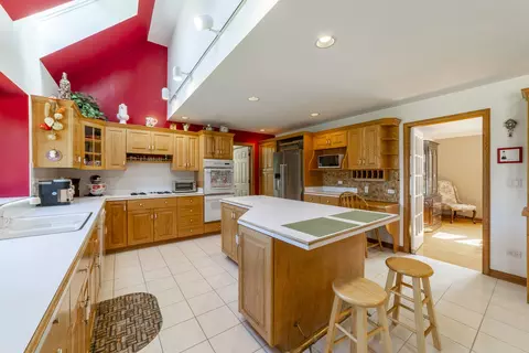 Kitchen - 26618 S Winfield Rd, Monee, IL 60449 photo 2 of 9