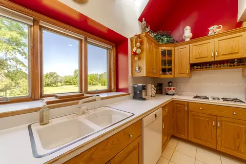 Kitchen - 26618 S Winfield Rd, Monee, IL 60449 photo 4 of 9