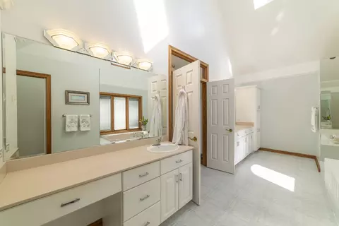 Bath - 26618 S Winfield Rd, Monee, IL 60449 photo 7 of 12