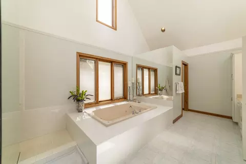 Bath - 26618 S Winfield Rd, Monee, IL 60449 photo 4 of 12