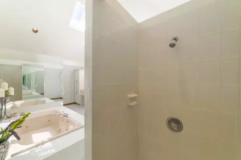 Bath - 26618 S Winfield Rd, Monee, IL 60449 photo 5 of 12