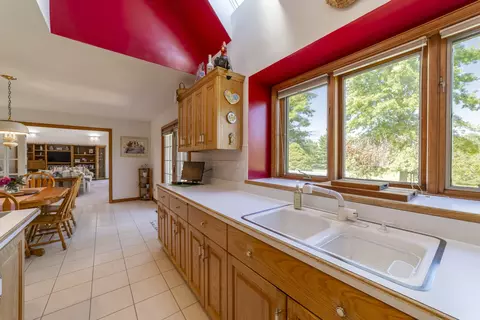 Kitchen - 26618 S Winfield Rd, Monee, IL 60449 photo 8 of 9