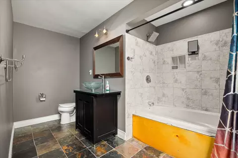 Bath - 310 E Jefferson St, Morris, IL 60450 photo 2 of 5