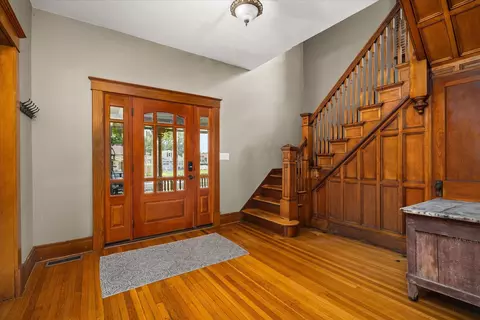 Entry Way - 310 E Jefferson St, Morris, IL 60450 photo 3 of 7