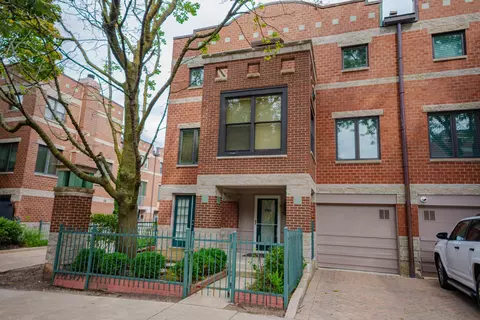 2723 N Bosworth Ave, Chicago, IL 60614