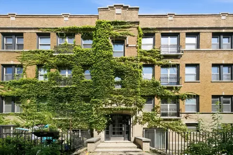 1221 W Greenleaf Ave #3S, Chicago, IL 60626