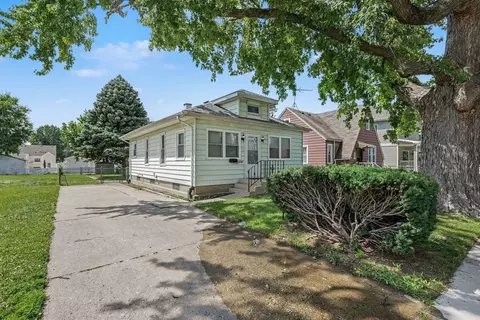 1215 Wilcox St, Joliet, IL 60435