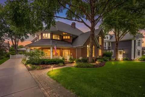 70 S Parkway Dr, Naperville, IL 60540