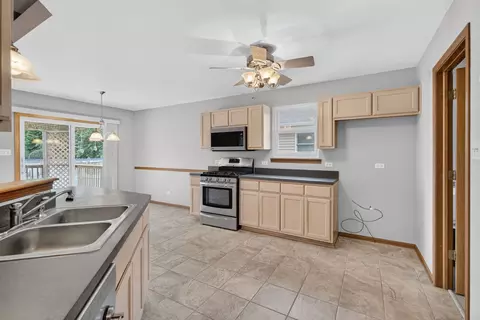 Kitchen - 4711 Mallard Ln, Plainfield, IL 60586 photo 3 of 5