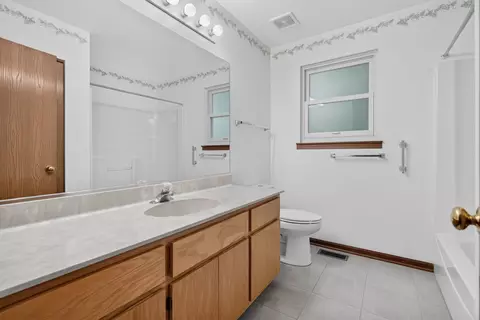 Bath - 4711 Mallard Ln, Plainfield, IL 60586 photo 1 of 2