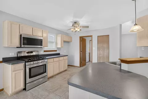 Kitchen - 4711 Mallard Ln, Plainfield, IL 60586 photo 2 of 5