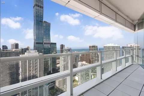 View/Area - 340 E Randolph St #4802, Chicago, IL 60601 photo 2 of 6
