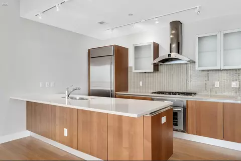 Kitchen - 340 E Randolph St #4802, Chicago, IL 60601 photo 1 of 2