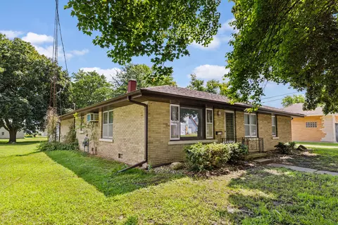 Exterior - 104 S Maple St, Reddick, IL 60961 photo 2 of 4
