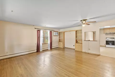 Living - 104 S Maple St, Reddick, IL 60961 photo 2 of 3