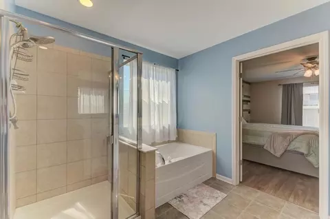 Bath - 1515 Elysium Dr, Minooka, IL 60447 photo 4 of 5