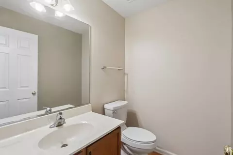 Bath - 4051 Tansy Rd, Aurora, IL 60504 photo 1 of 6