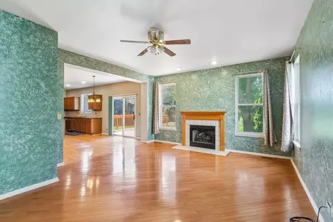 Living - 4051 Tansy Rd, Aurora, IL 60504 photo 3 of 6
