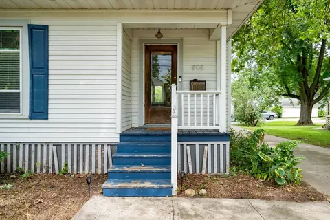 Exterior - 908 S Fell Ave, Normal, IL 61761 photo 2 of 7