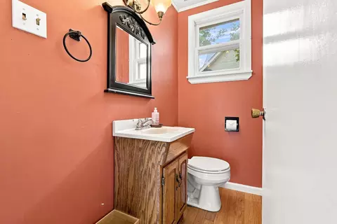 Bath - 908 S Fell Ave, Normal, IL 61761 photo 1 of 2
